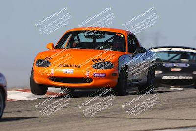 media/Oct-26-2025-CalClub SCCA (Sun) [[8ce1e69566]]/Group 5/Grapevine/